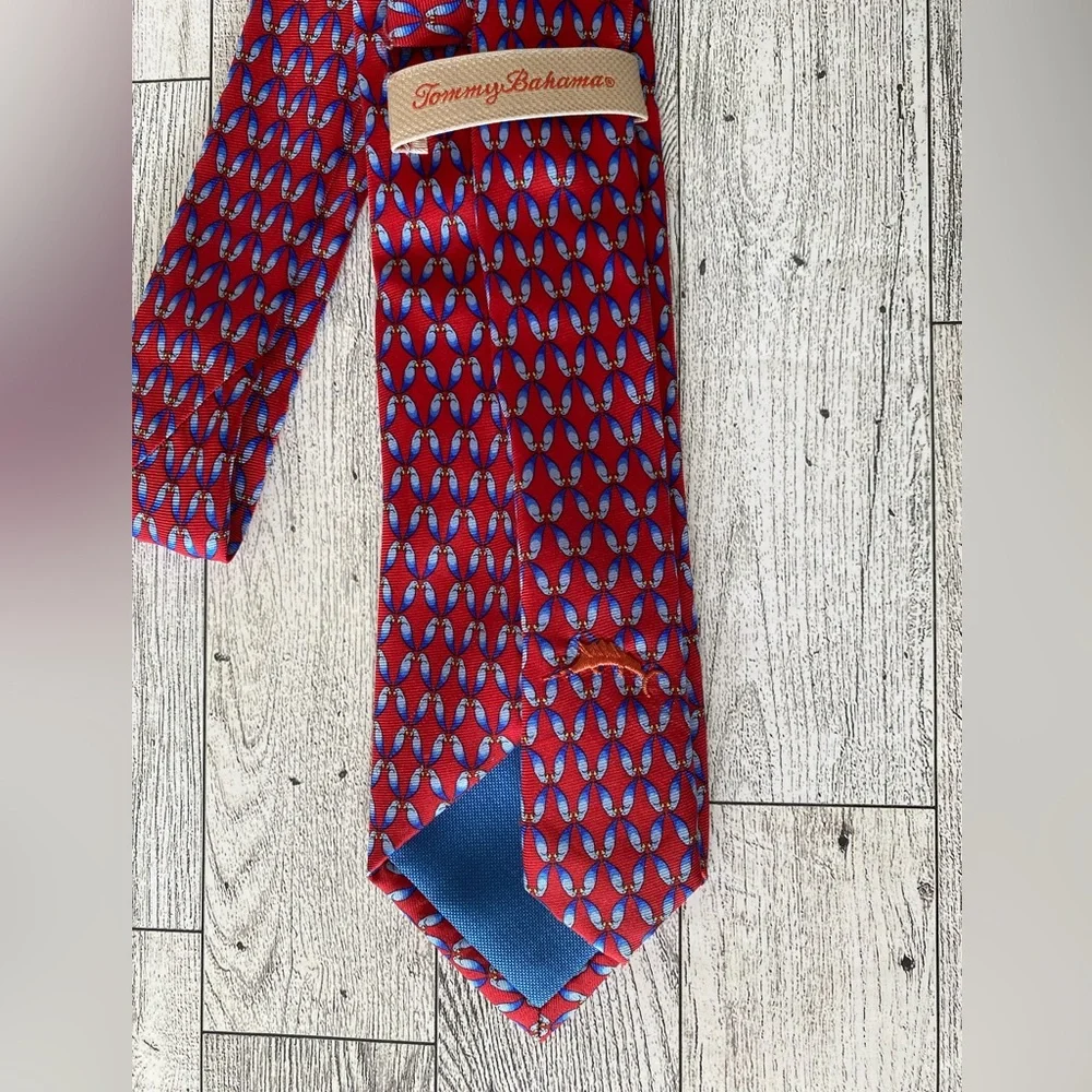 Tommy Bahama Mens Tie Parrot Red Blue Necktie 100% Silk 60